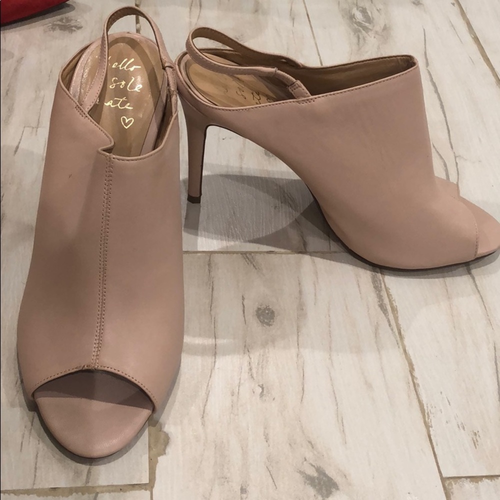 Banana Republic blush pink leather bootie heels
